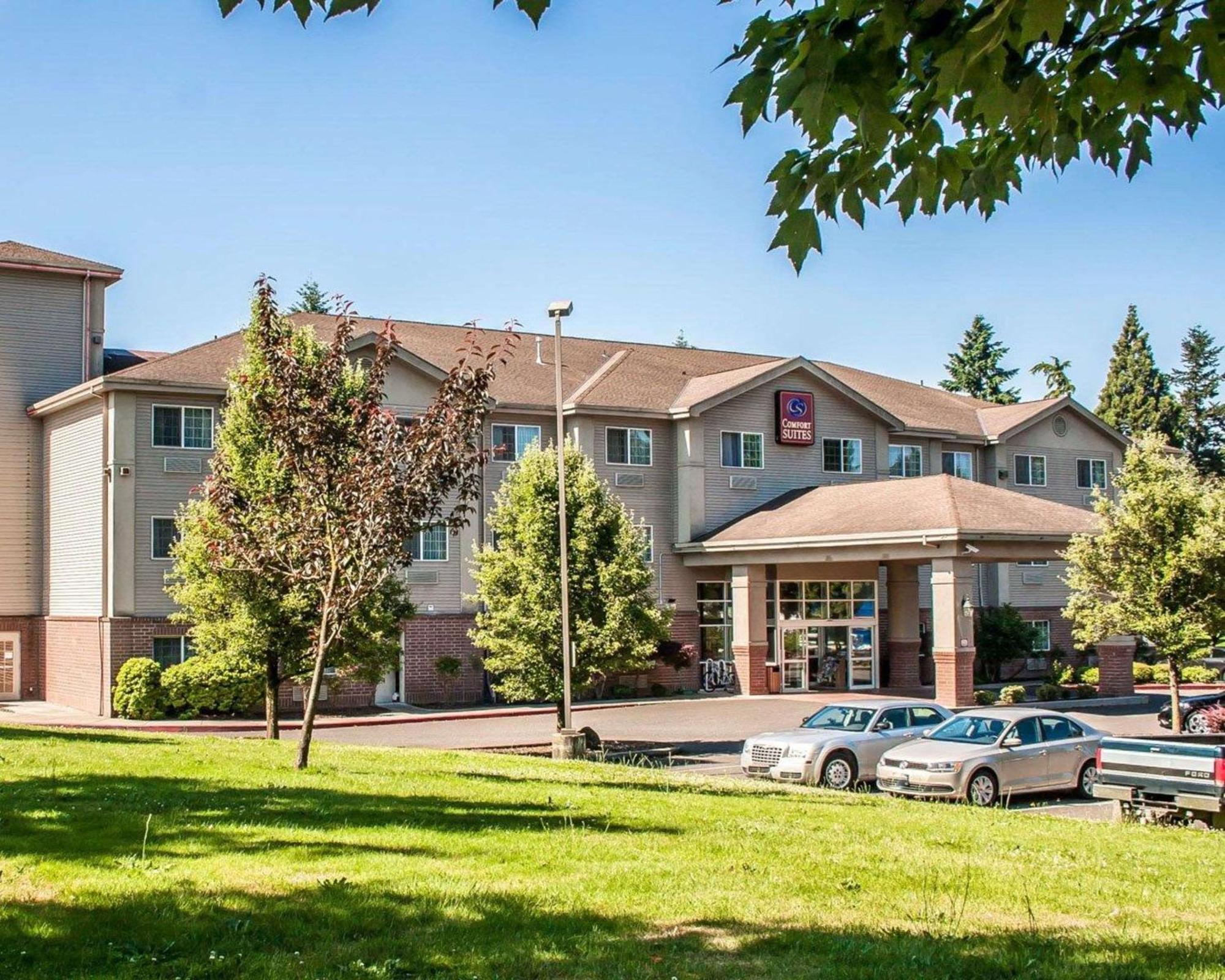 Comfort Suites Clackamas Exterior photo