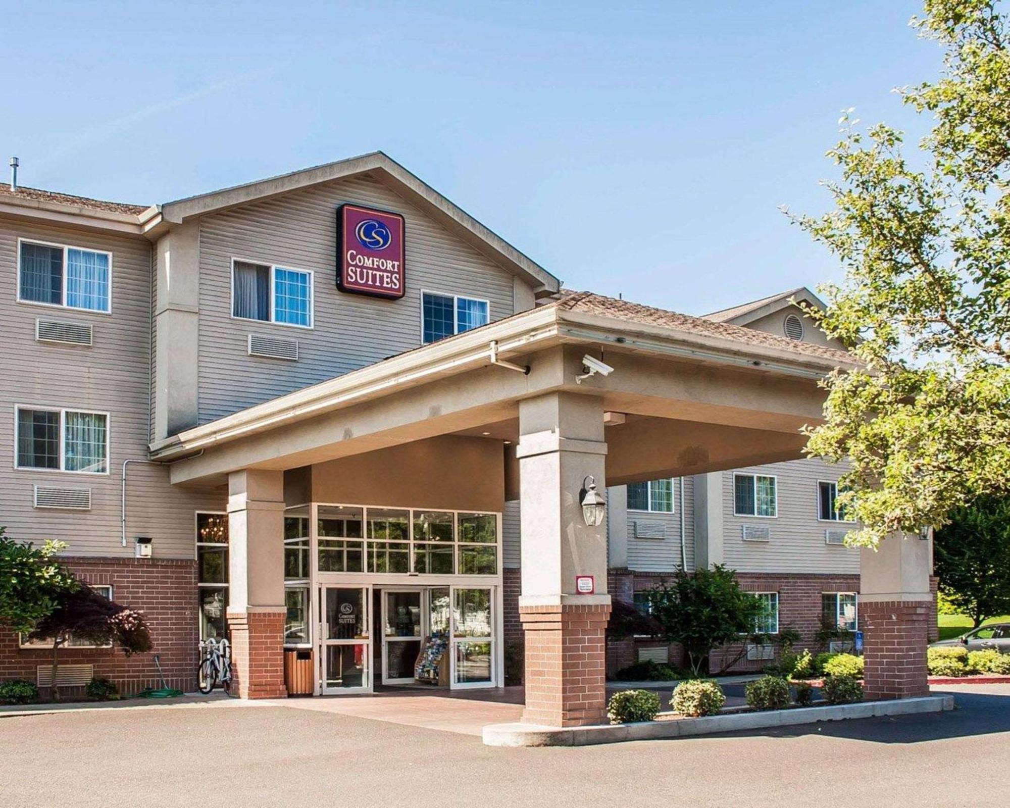 Comfort Suites Clackamas Exterior photo